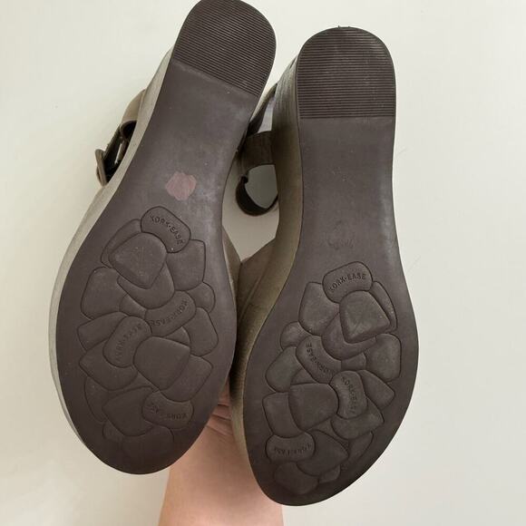 Kork-Ease Kerin Suede Leather Wedge Sandals Casual Vacation Taupe Sz 10 - Picture 7 of 9